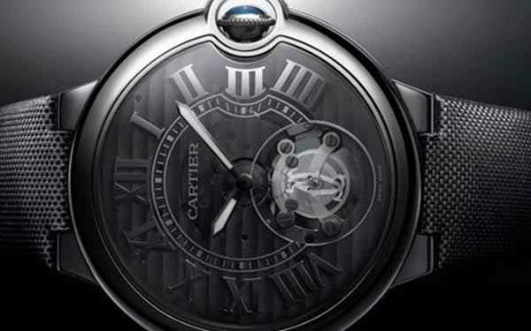 卡地亚手表的表带生锈的原因是什么？